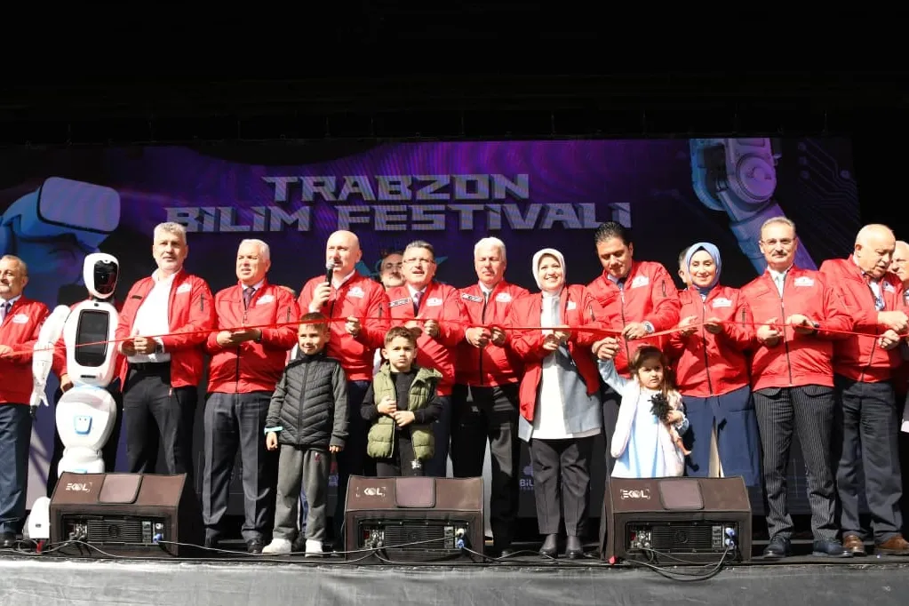 Trabzon’da bilim coşkusu: Festivalle gençlere yeni ufuklar açılıyor