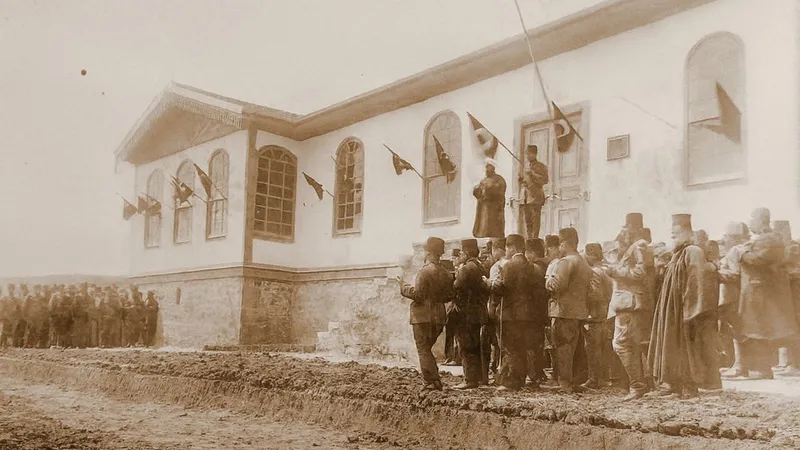 Çaycuma’da Yüzbaşı Cevat Rıfat’ın 1922 tarihli Osmanlıca kitabesi bulundu