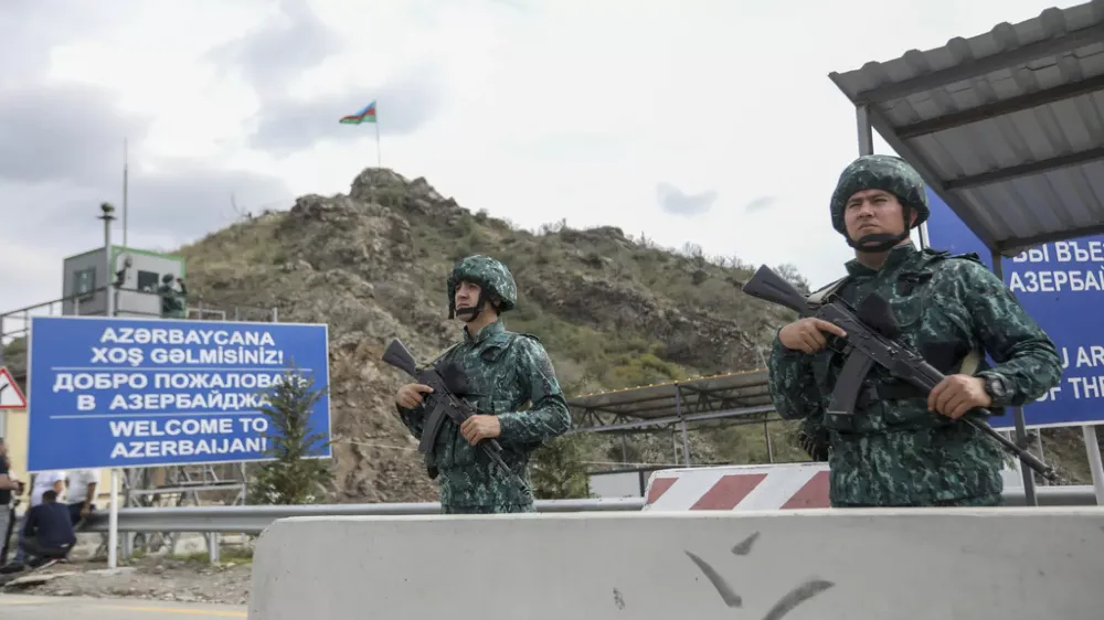 Rusya, Azerbaycan-Ermenistan sınırının çizilmesini kolaylaştırmaya hazır olduğunu doğruladı - diplomat