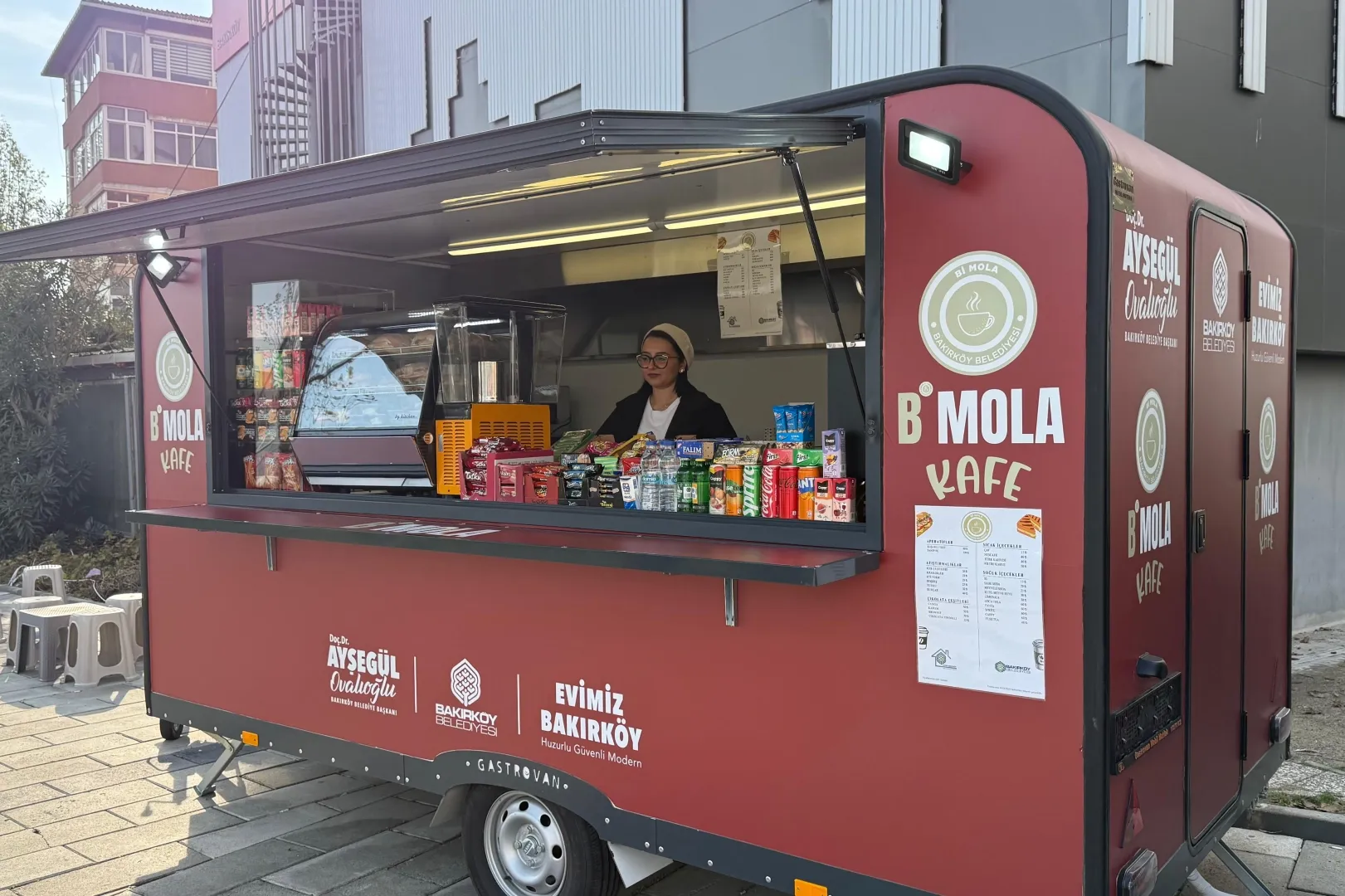 İstanbul Bakırköy’de B’Mola Karavan Kafe hizmete açıldı