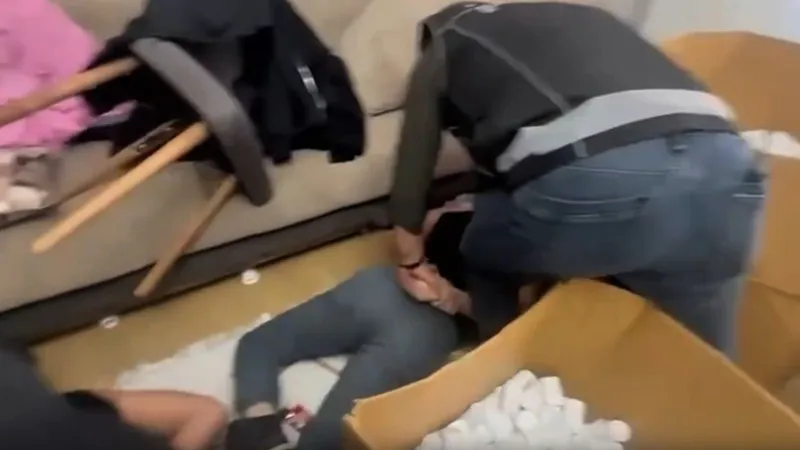 İstanbul ve İzmir’de uyuşturucu operasyonu: 8 şüpheli yakalandı  - Videolu Haber