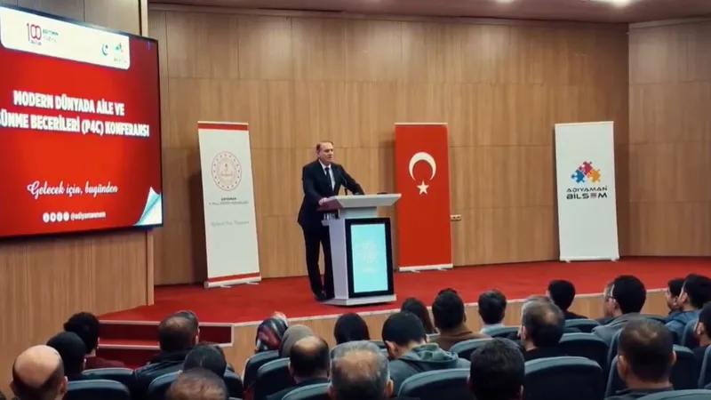 Adıyaman’da Aile ve Düşünme Becerileri Konferansı düzenlendi  - Videolu Haber