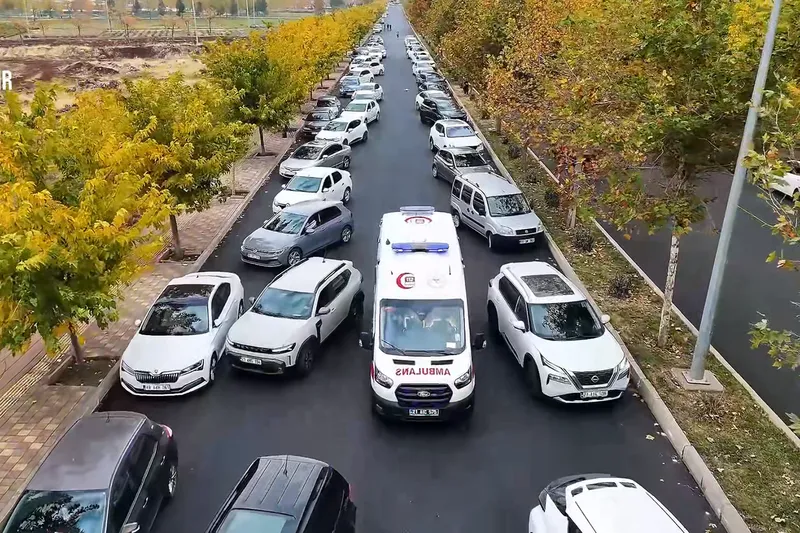 Acil Sağlık Haftasında kritik çağrı: Siren duyunca kenara açılın