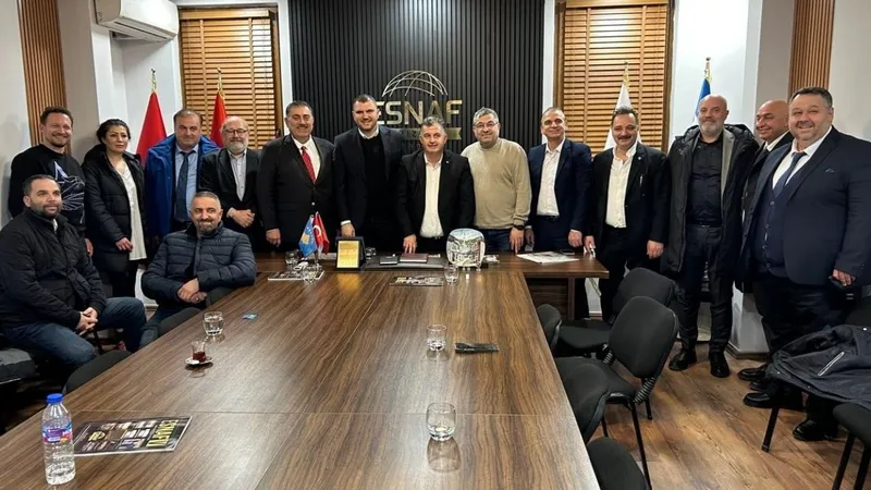 Türk iş adamları heyeti Prizrenli “Esnaf” Derneği’ni ziyaret etti