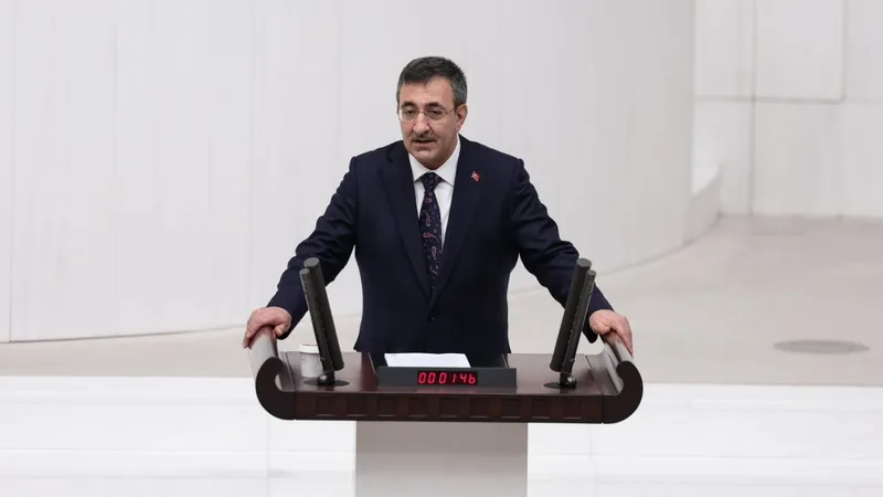 Cumhurbaşkanı Yardımcısı Cevdet Yılmaz duyurdu: ‘Vatandaşlık Maaşı 2026 yılında başlıyor’ 