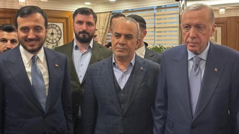 Cumhurbaşkanı Erdoğan’a Adıyamanlılar Vakfı çalışmaları hakkında bilgilendirme 