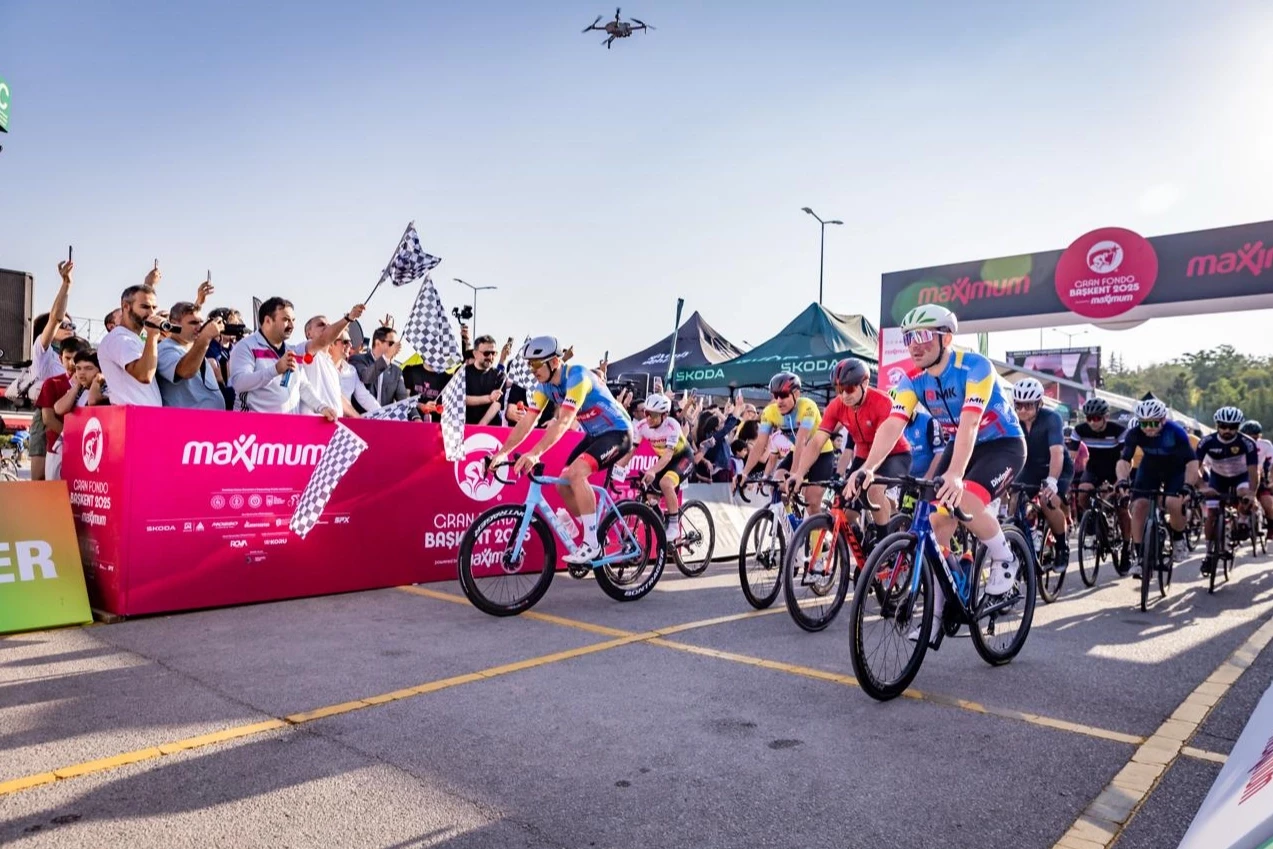 Yüzlerce bisikletçi Ankara