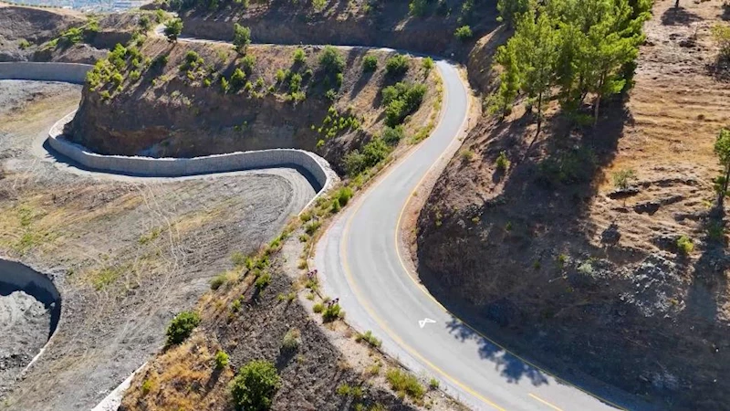 Büyükşehir’le Anamur Yolları Yenilendi