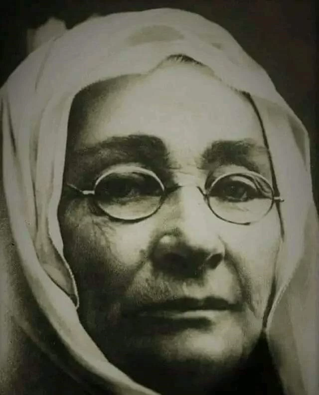 Askerî okullar açılsın-Sena Doyan